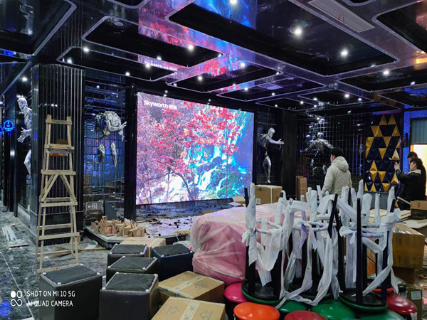 米脂室内P2.5全彩显示屏